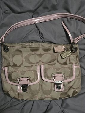 Coach Shoulder Bag in Blush Pink Leather